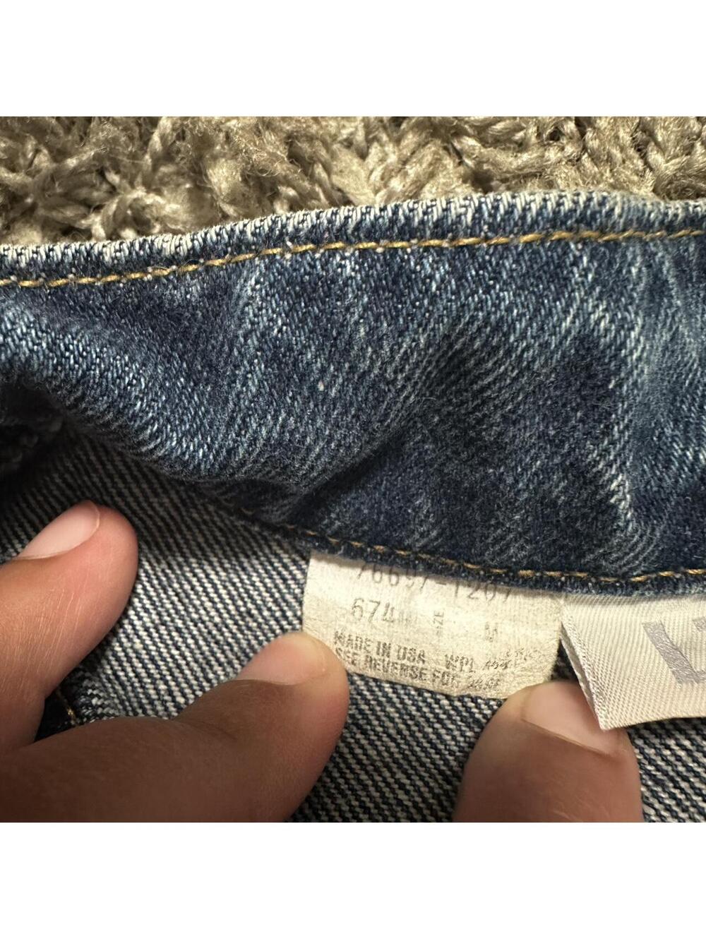 90s Levi’s Denim Jean Vest Size M - Picture 3 of 6